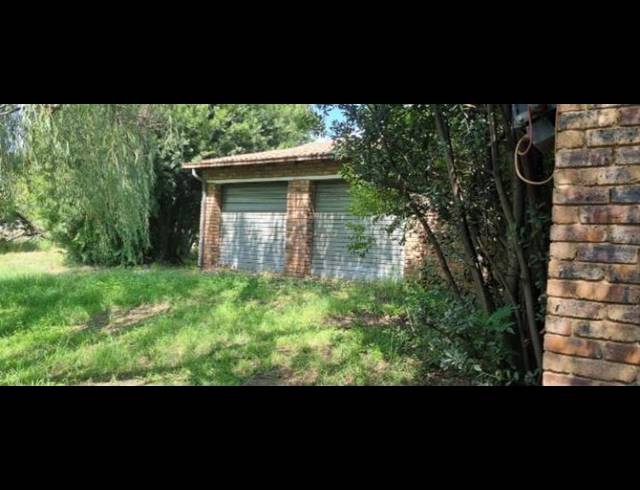 3 BEDROOM HOUSE FOR SALE IN CLAYVILLE